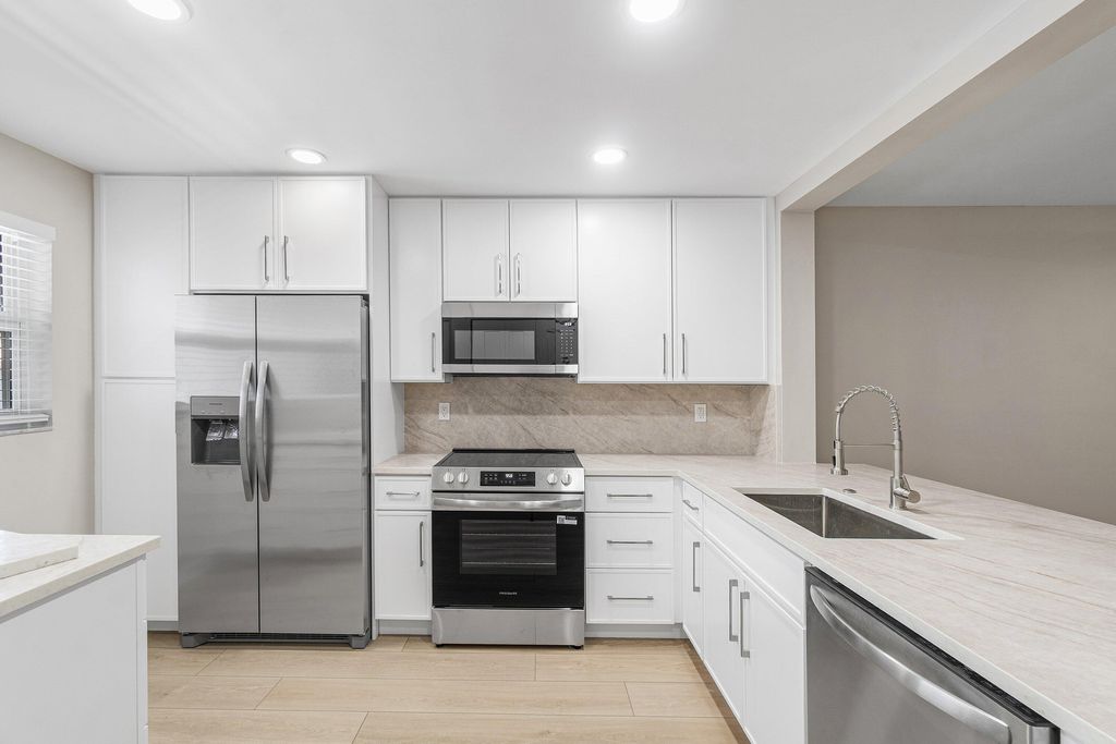 Photo of 2905 SW 22nd Avenue #2020, Delray Beach, FL 33445 (MLS # B26030867)