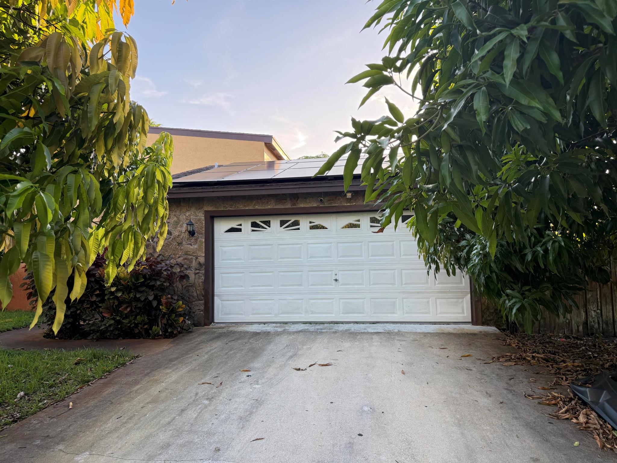Very spacious property with newly updated cabinets, a huge Florida room, 4 bedrooms but the second master bedroom is located upstairs, a huge pool but may need a second touch. AC was installed in 2020