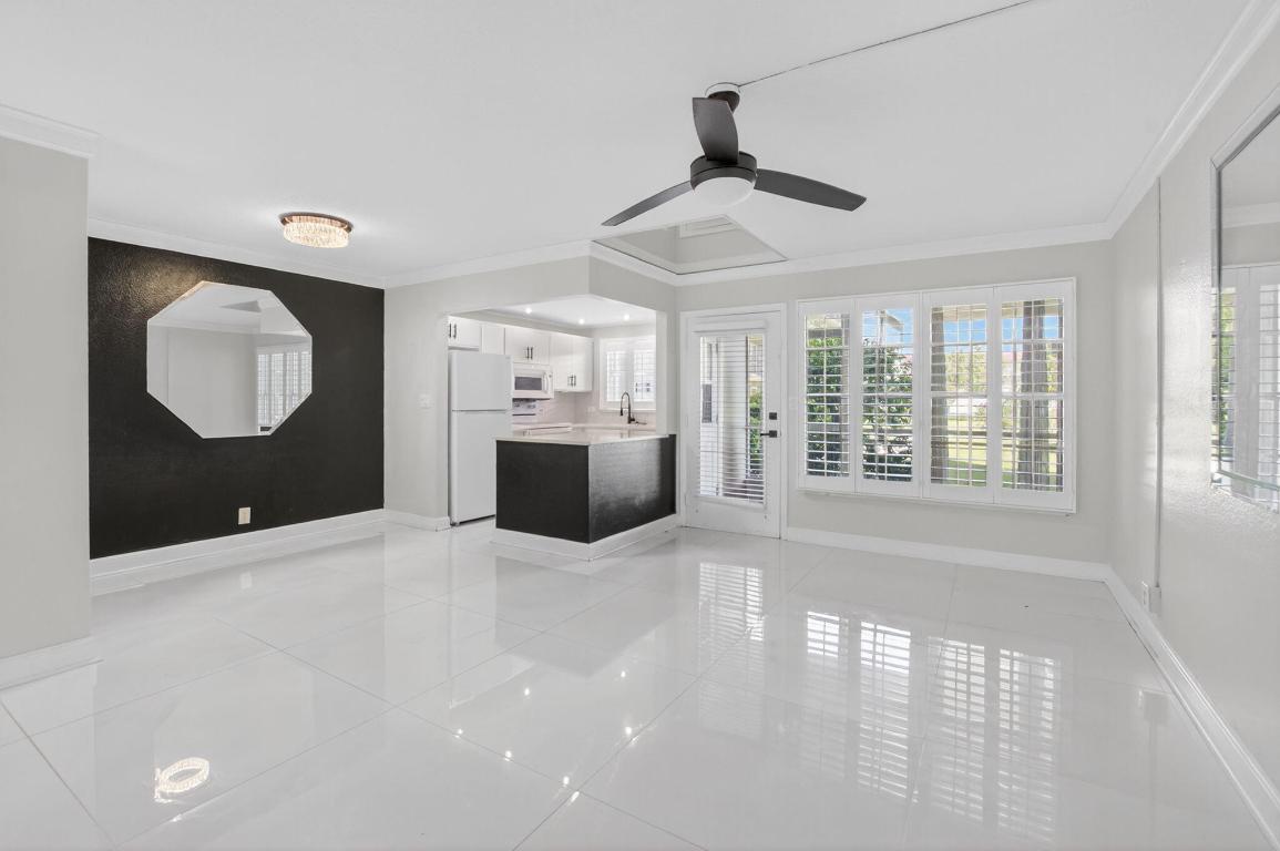 HAMPTON GARDENS 1 CONDO - Residential