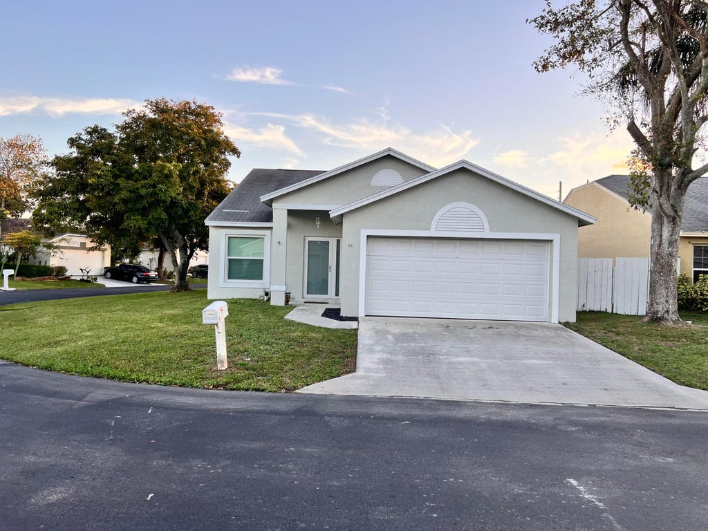 Photo of 48 Bentwater Circle, Boynton Beach, FL 33426 (MLS # R10960132)