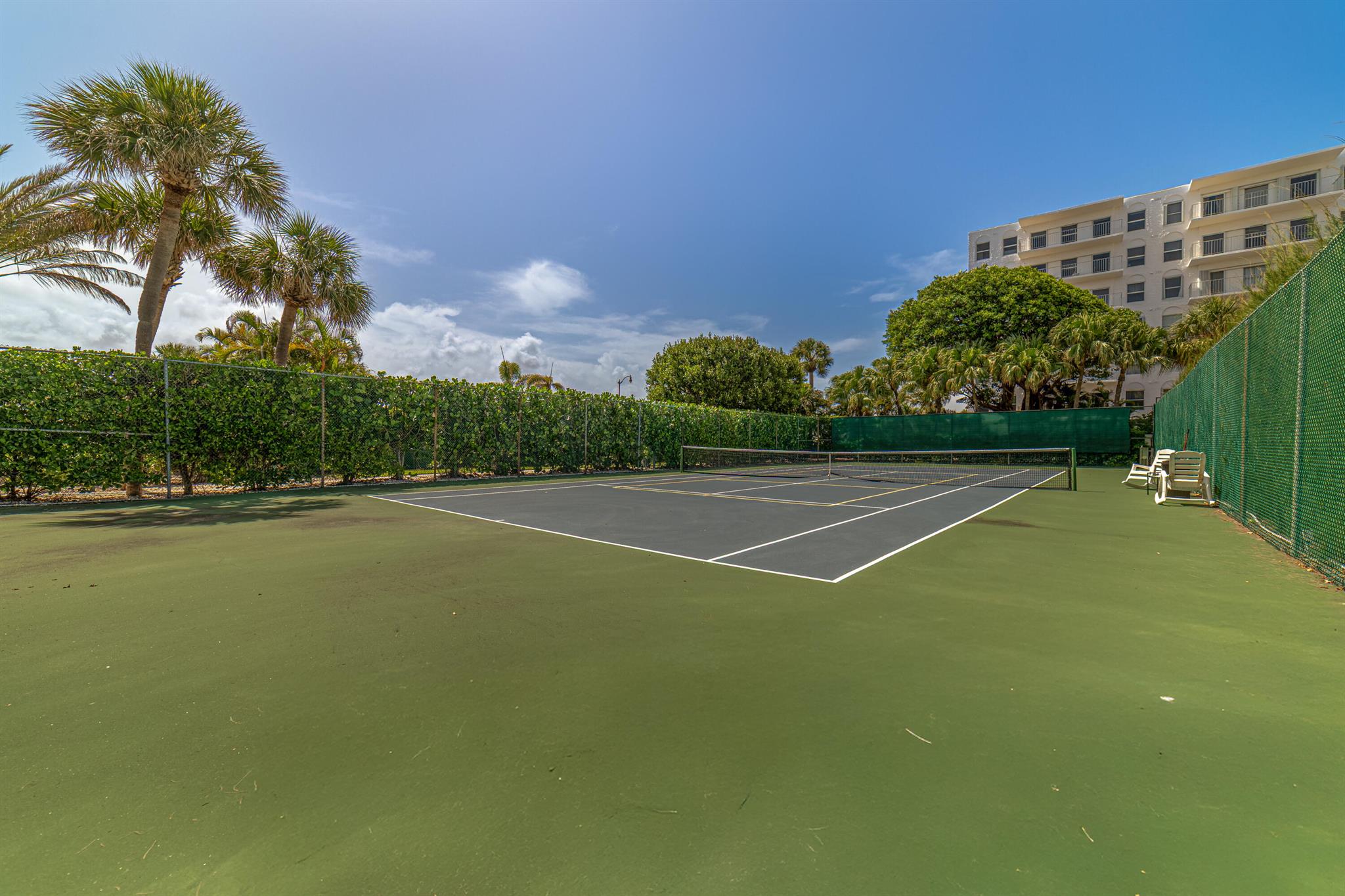 DORCHESTER OF PALM BEACH - Residential Lease
