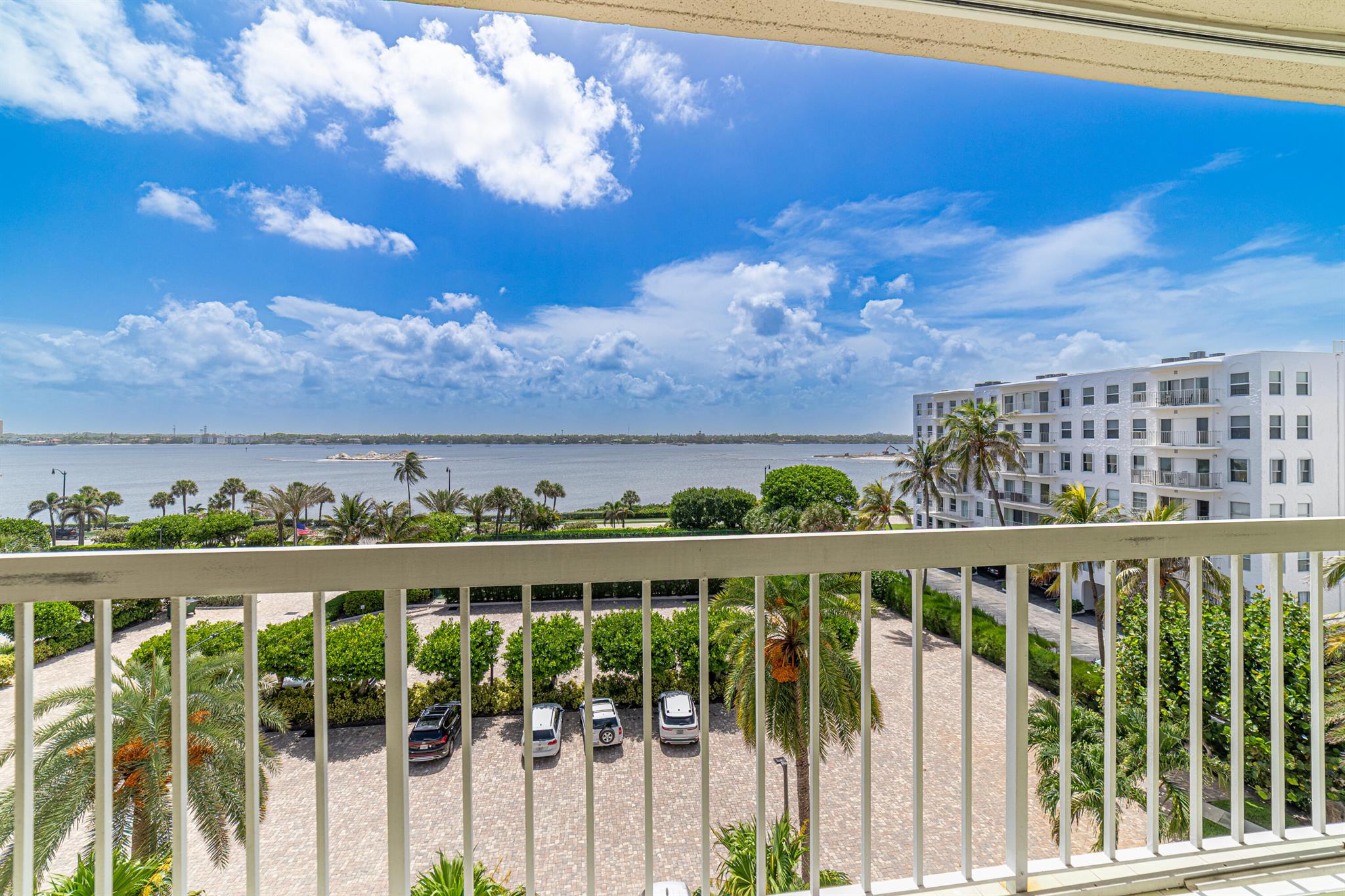 DORCHESTER OF PALM BEACH - Residential Lease