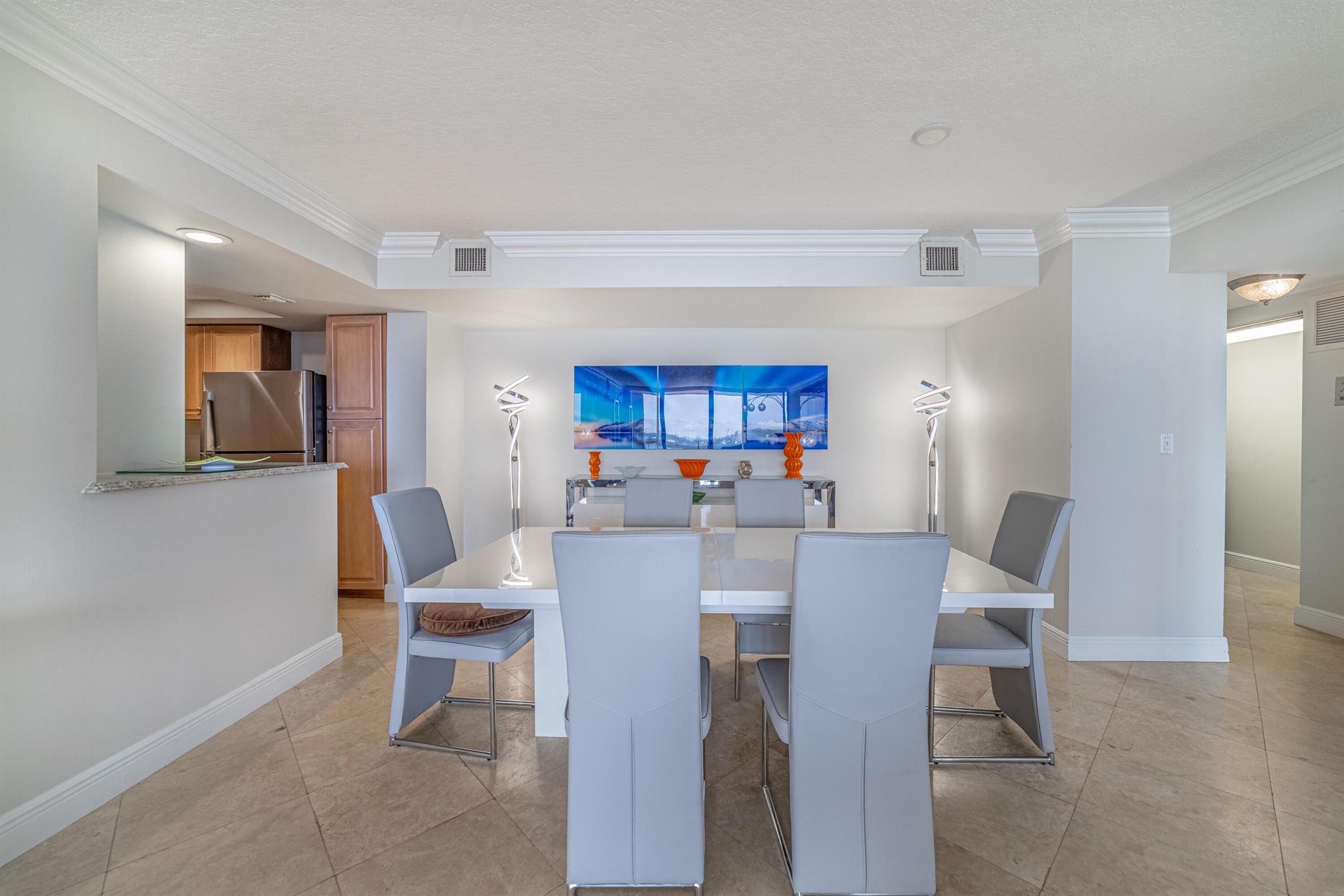 DORCHESTER OF PALM BEACH - Residential Lease