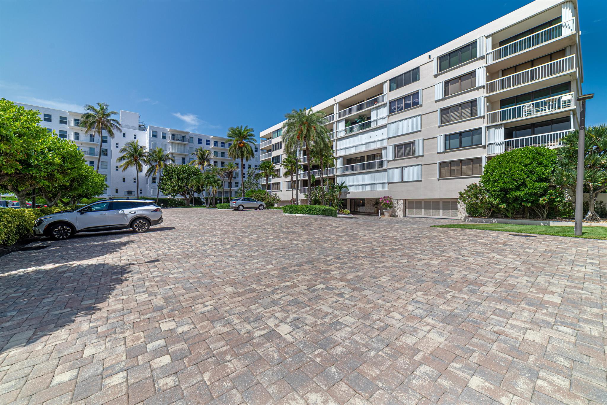 DORCHESTER OF PALM BEACH - Residential Lease