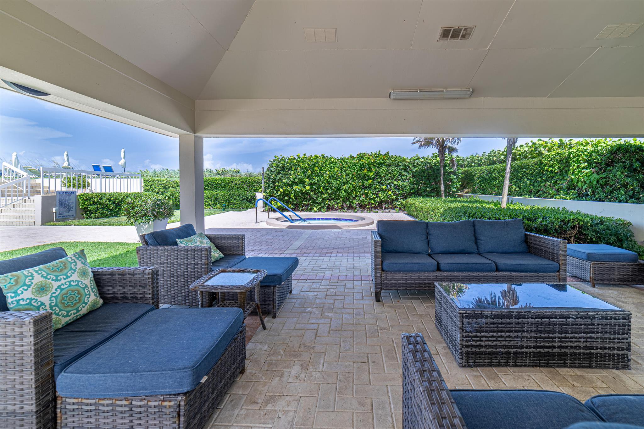 DORCHESTER OF PALM BEACH - Residential Lease