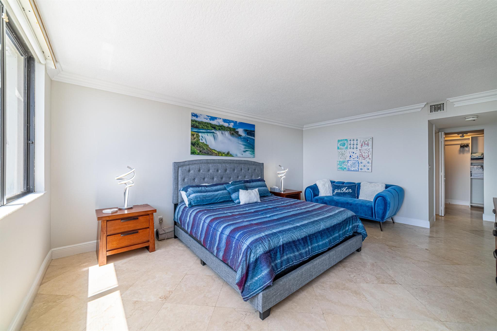 DORCHESTER OF PALM BEACH - Residential Lease