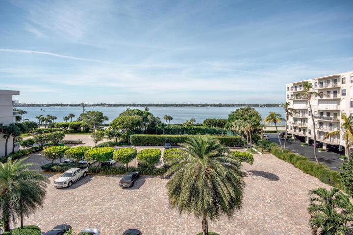 DORCHESTER OF PALM BEACH - Residential Lease