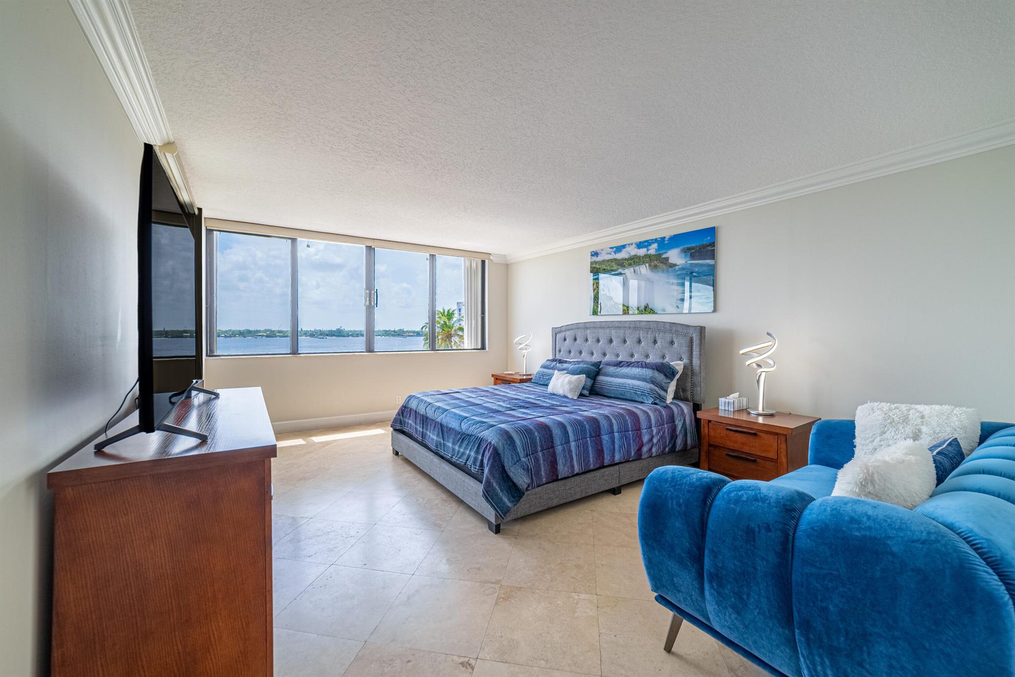 DORCHESTER OF PALM BEACH - Residential Lease