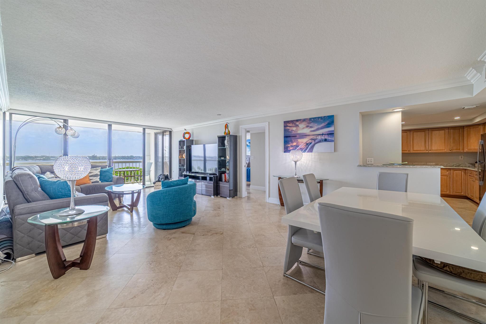 DORCHESTER OF PALM BEACH - Residential Lease