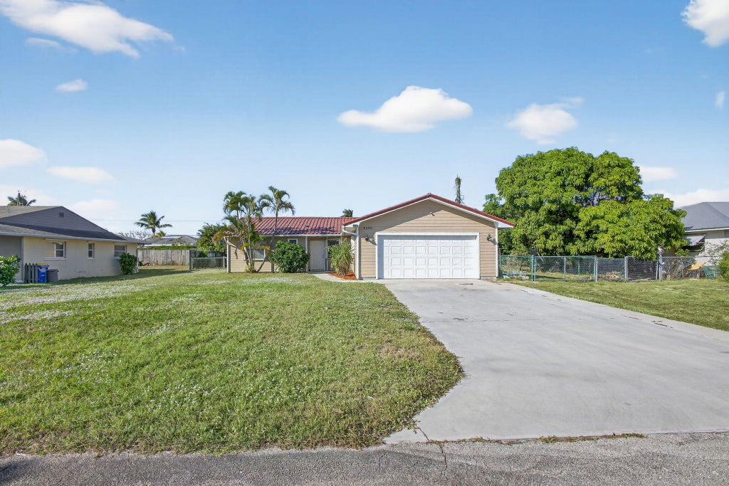 Photo of 8288 SE Pine Circle, Hobe Sound, FL 33455 (MLS # R11145467)