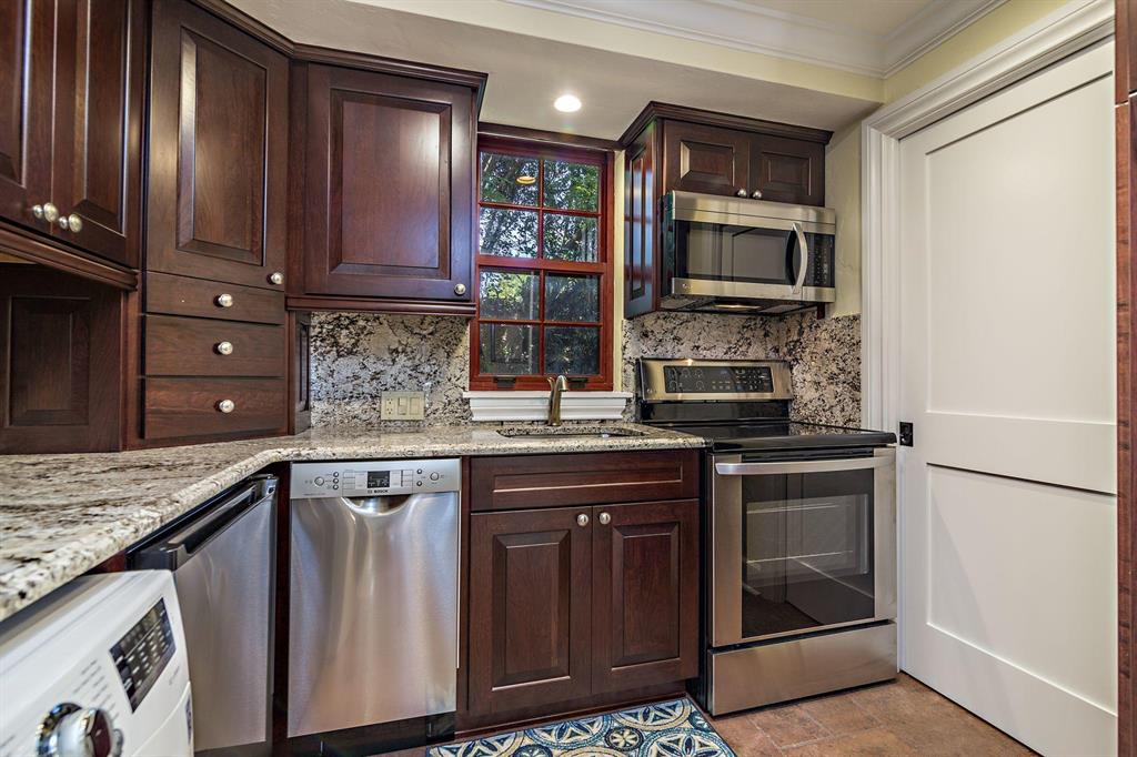 PERSHING PARK LAKE ADD - Residential