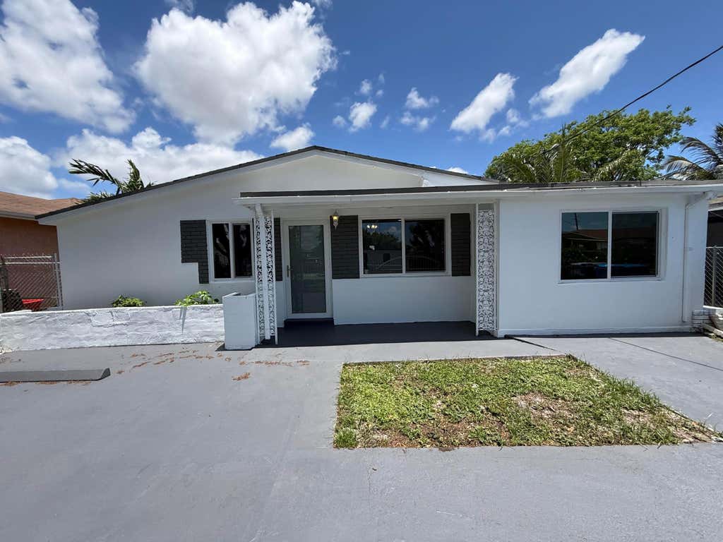 Photo of 5441 SW 18th Street, West Park, FL 33023 (MLS # B26049359)