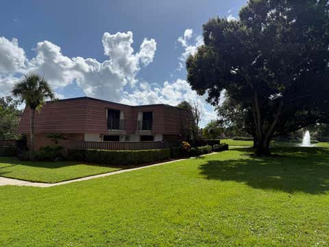 Photo of 2940 SW Sunset Trace Circle, Palm City, FL 34990 (MLS # B26062667)