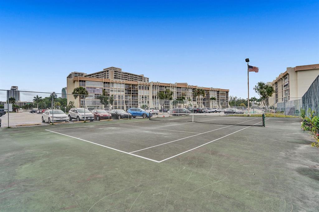 DE SOTO PARK CONDO - Residential