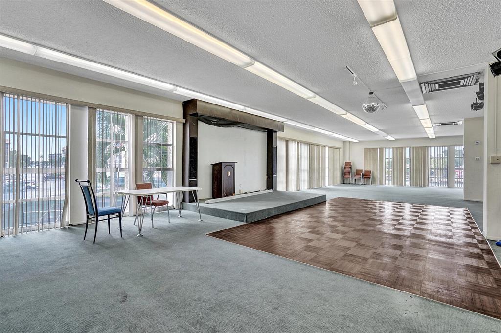 DE SOTO PARK CONDO - Residential