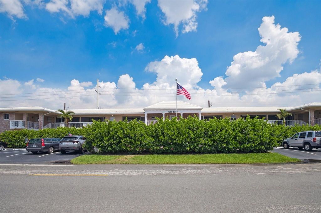 Photo of 2141 NE 68 St #106, Fort Lauderdale, FL 33308 (MLS # F10521262)