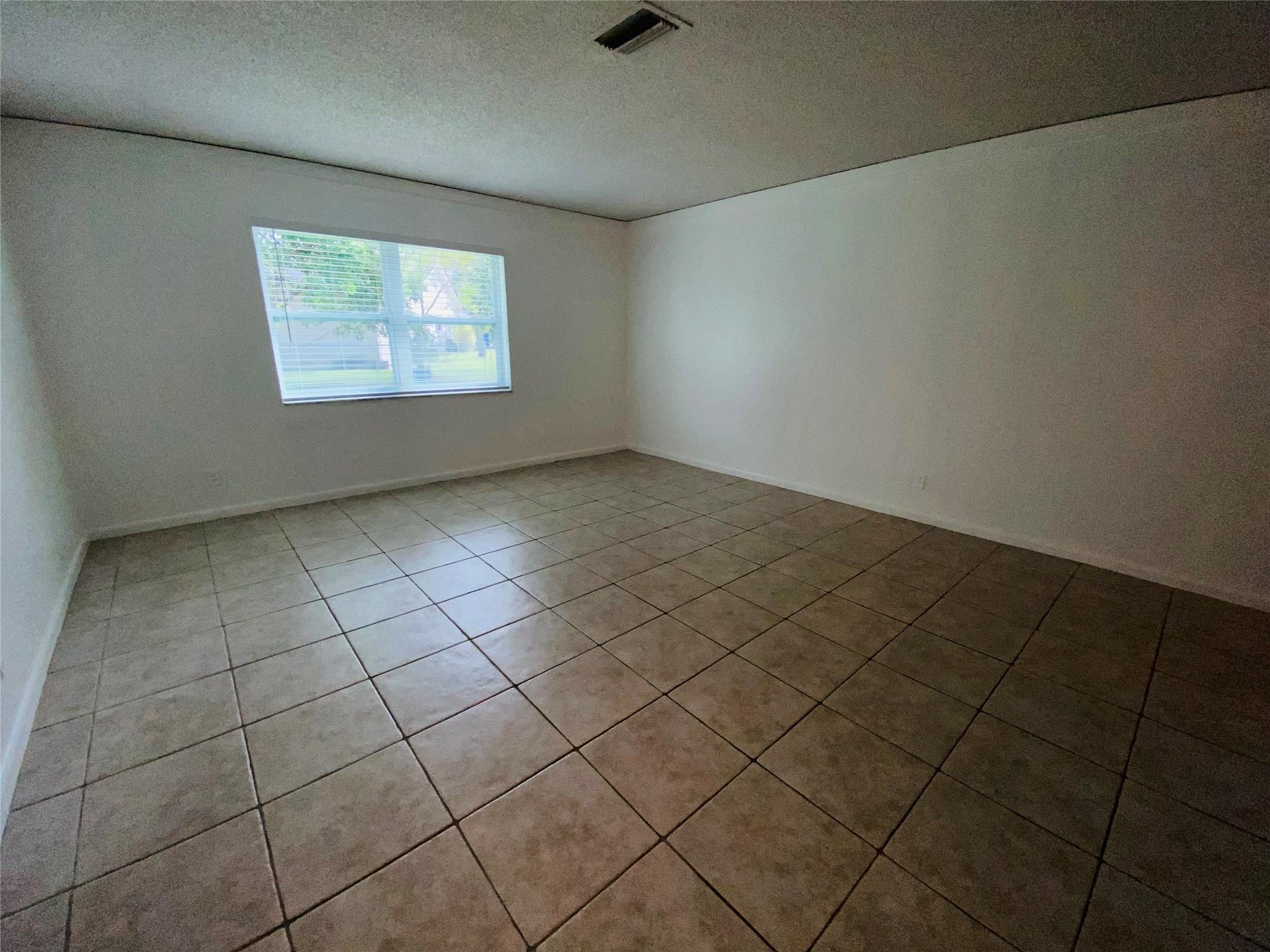 Castlewood 71-37 B - Residential Lease