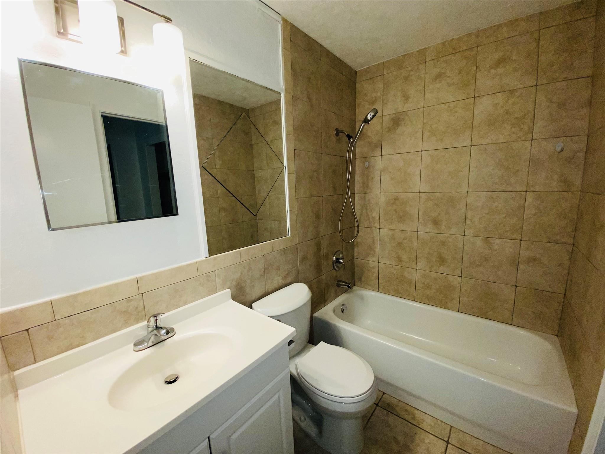 Castlewood 71-37 B - Residential Lease
