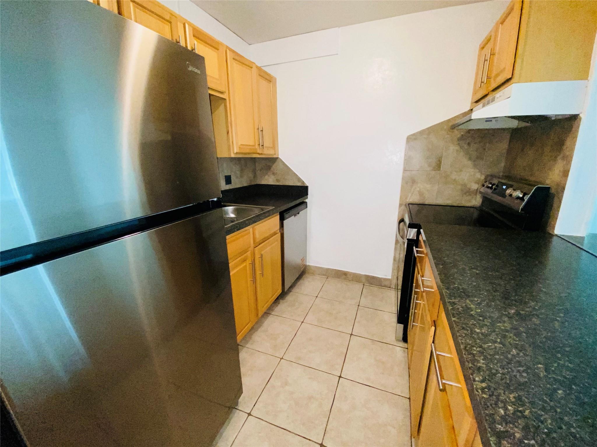 Castlewood 71-37 B - Residential Lease