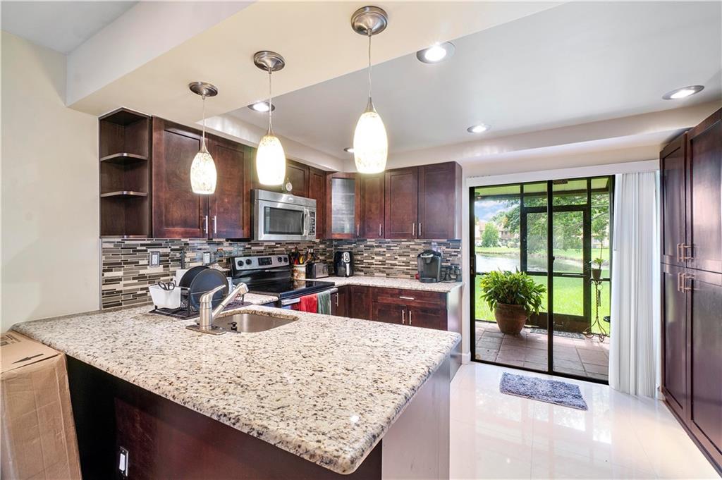 WIMBLEDON AT JACARANDA - Residential