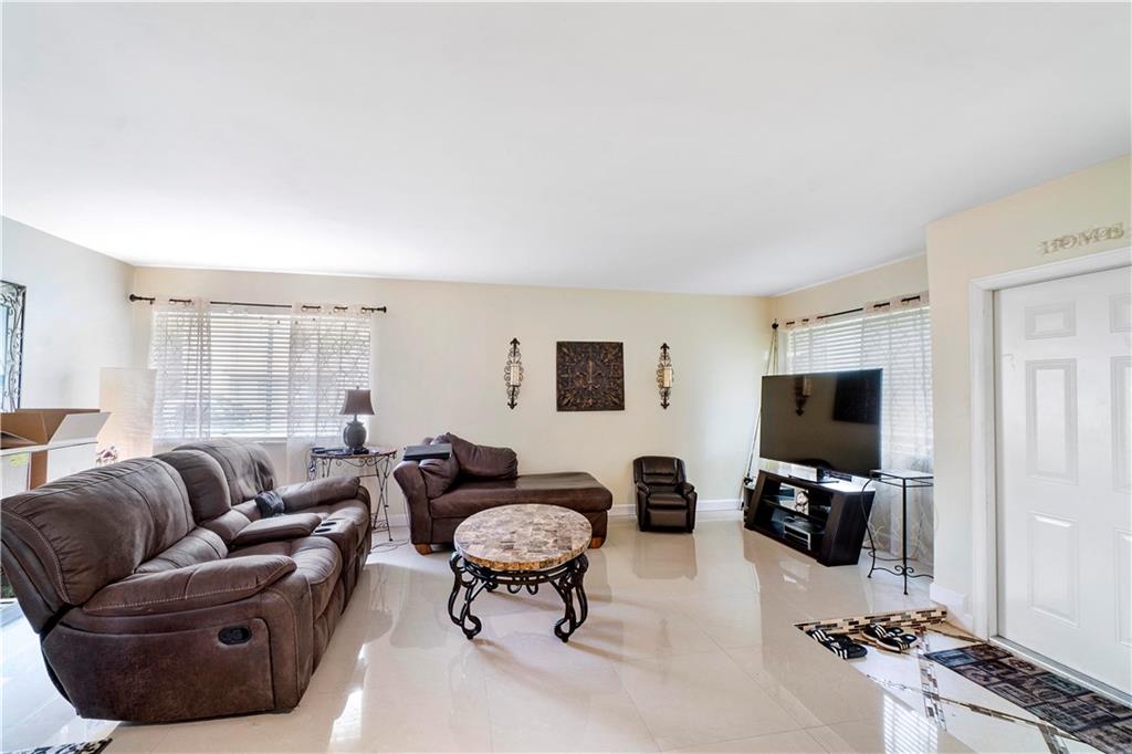 WIMBLEDON AT JACARANDA - Residential