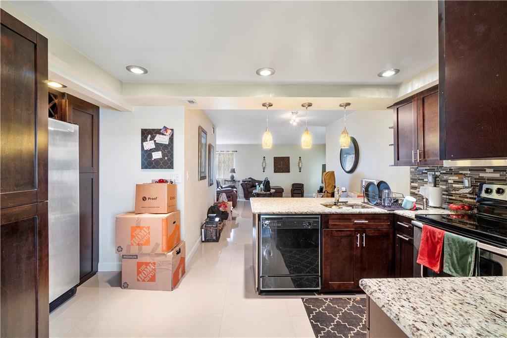 WIMBLEDON AT JACARANDA - Residential