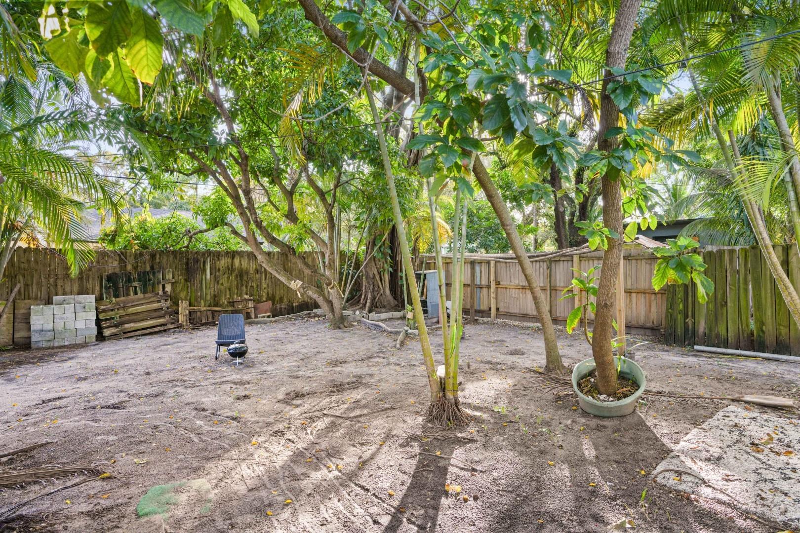 HIBISCUS GARDENS - Residential Lease