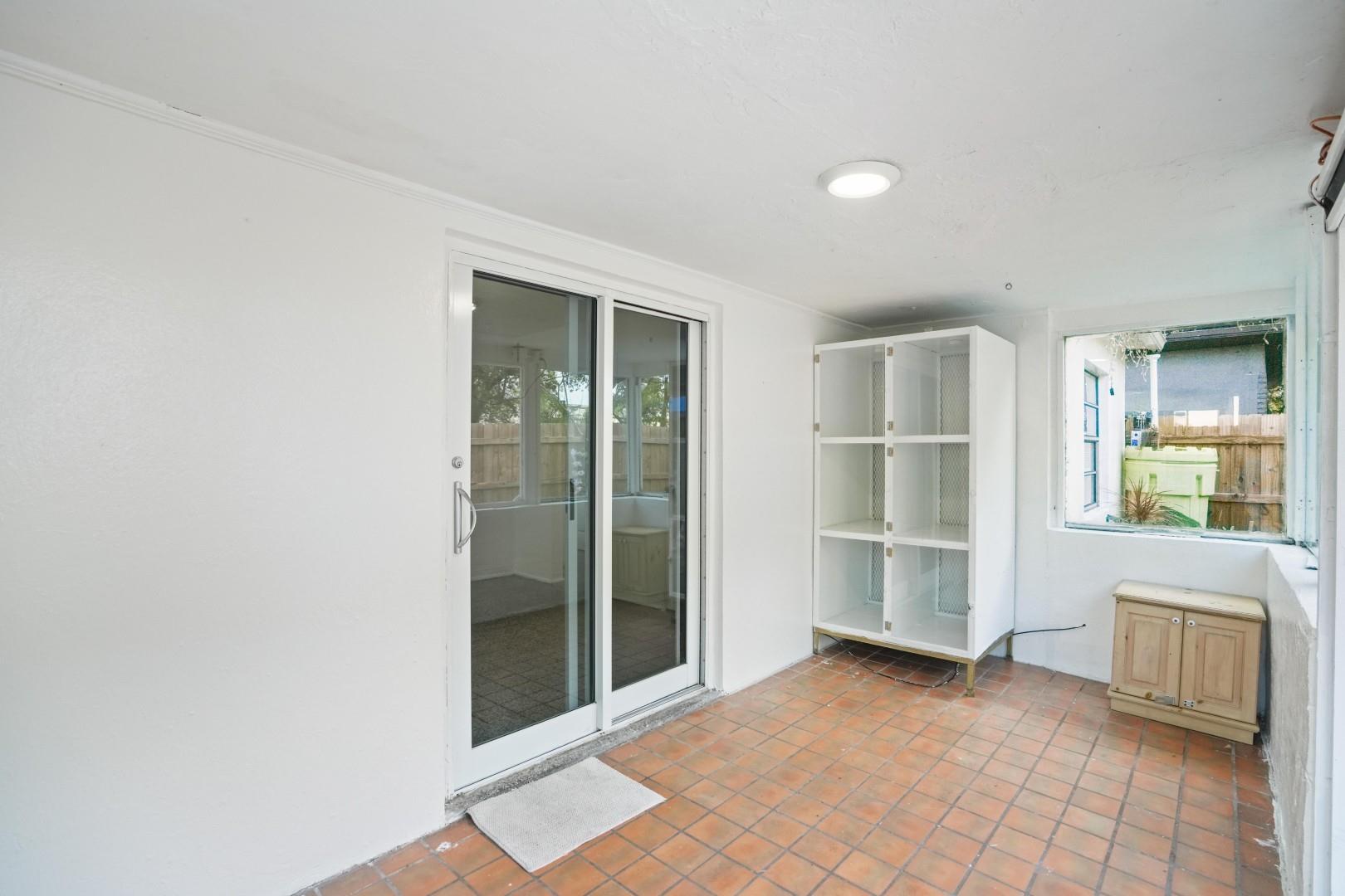 HIBISCUS GARDENS - Residential Lease