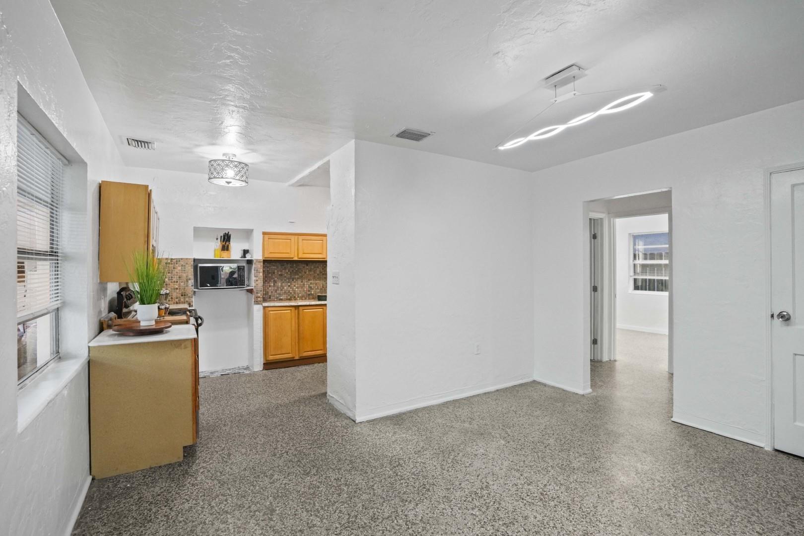 HIBISCUS GARDENS - Residential Lease