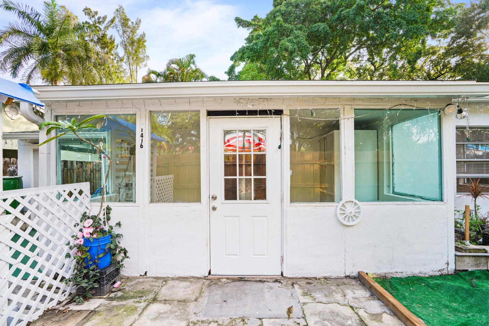 HIBISCUS GARDENS - Residential Lease