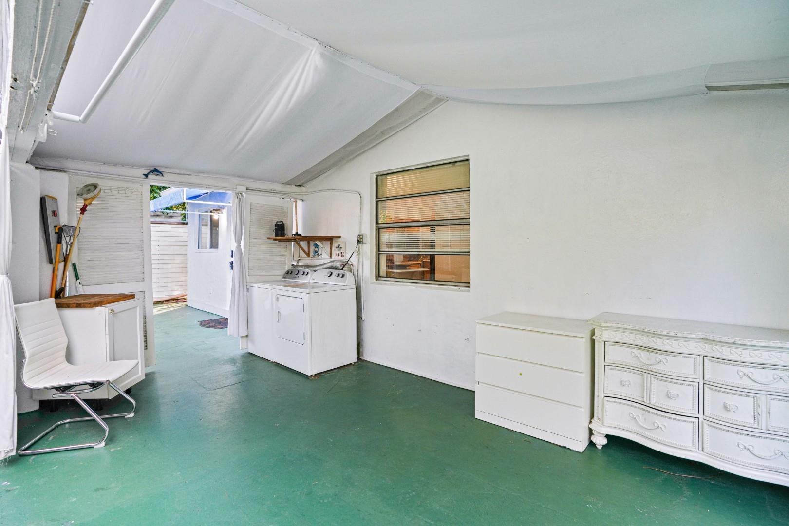 HIBISCUS GARDENS - Residential Lease