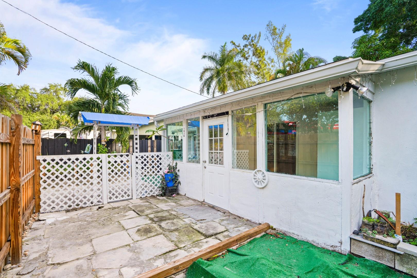 HIBISCUS GARDENS - Residential Lease