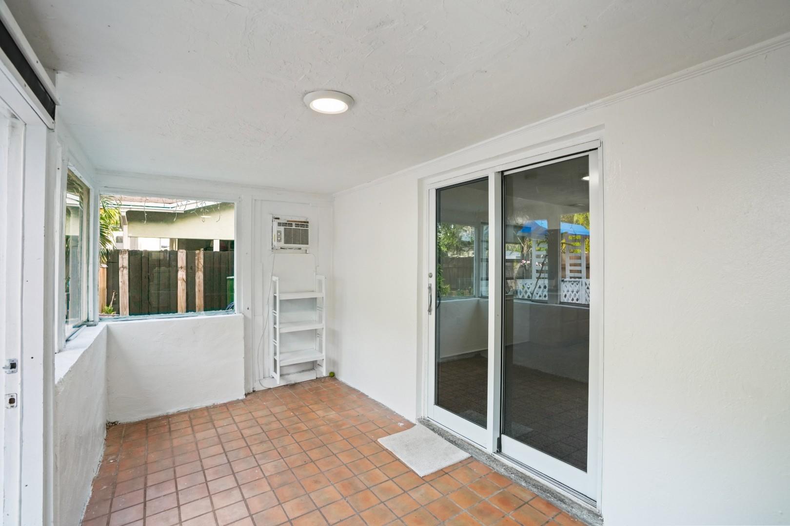 HIBISCUS GARDENS - Residential Lease