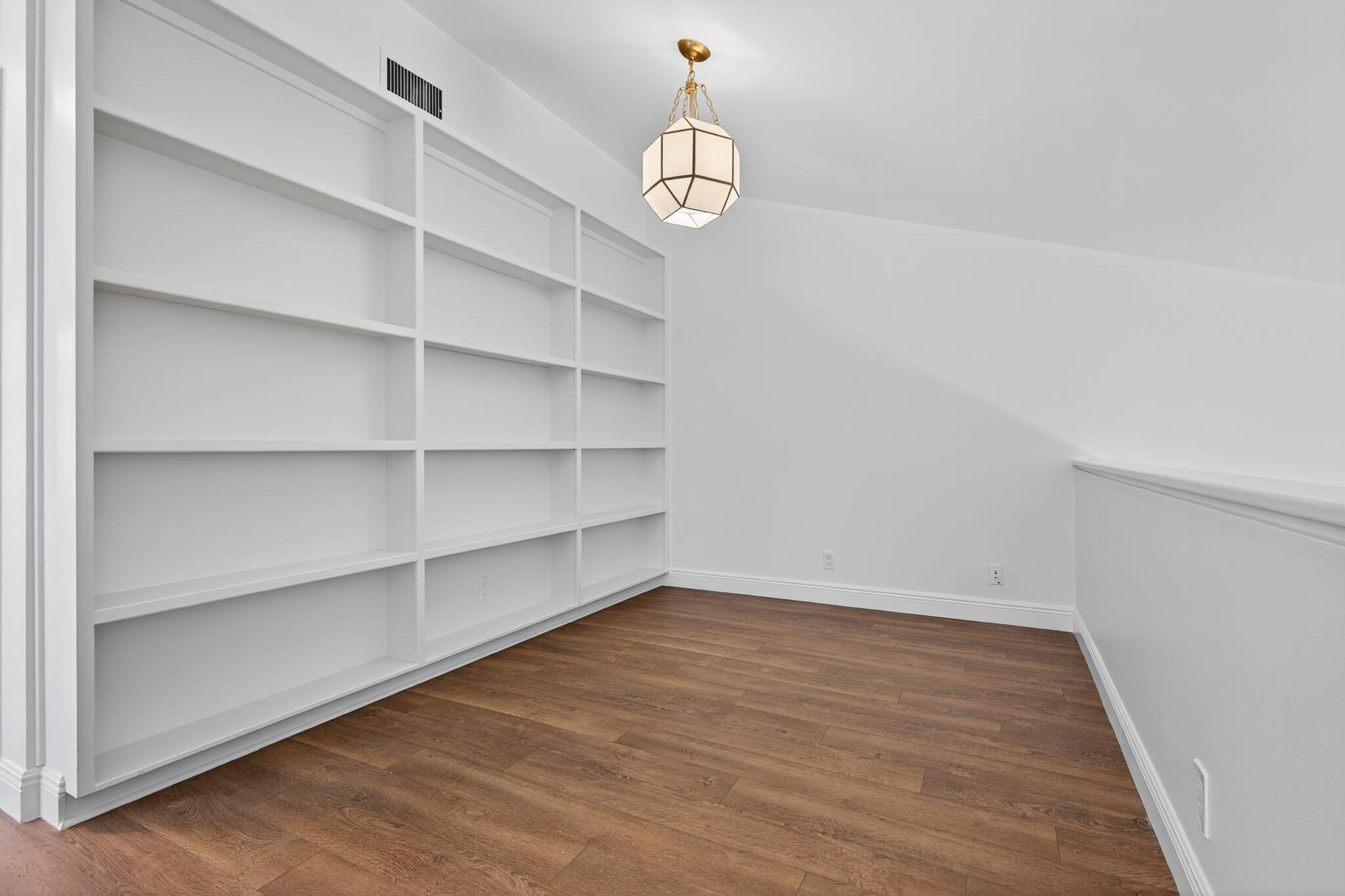 TWELVE OAKS CONDO - Residential Lease