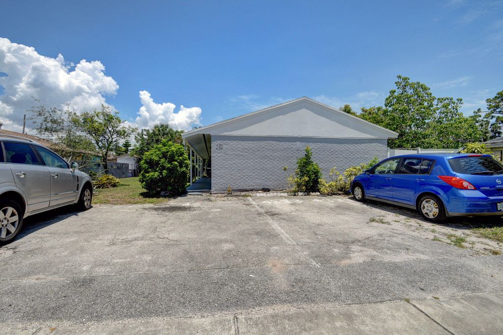 Photo of 4331 Cambridge Street St, Lake Worth Beach, FL 33461 (MLS # R10807612)