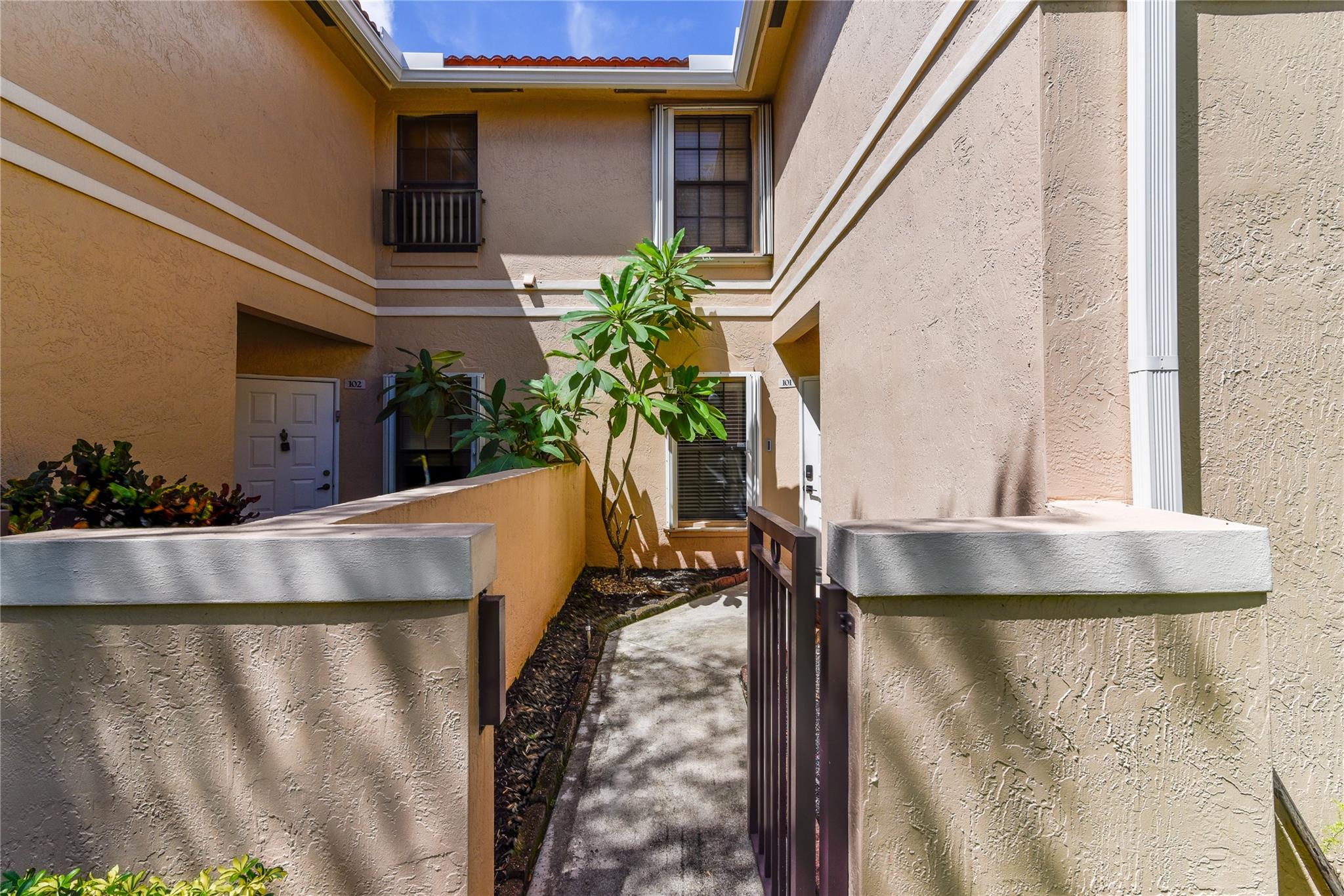 15880 SW 3rd CT 101