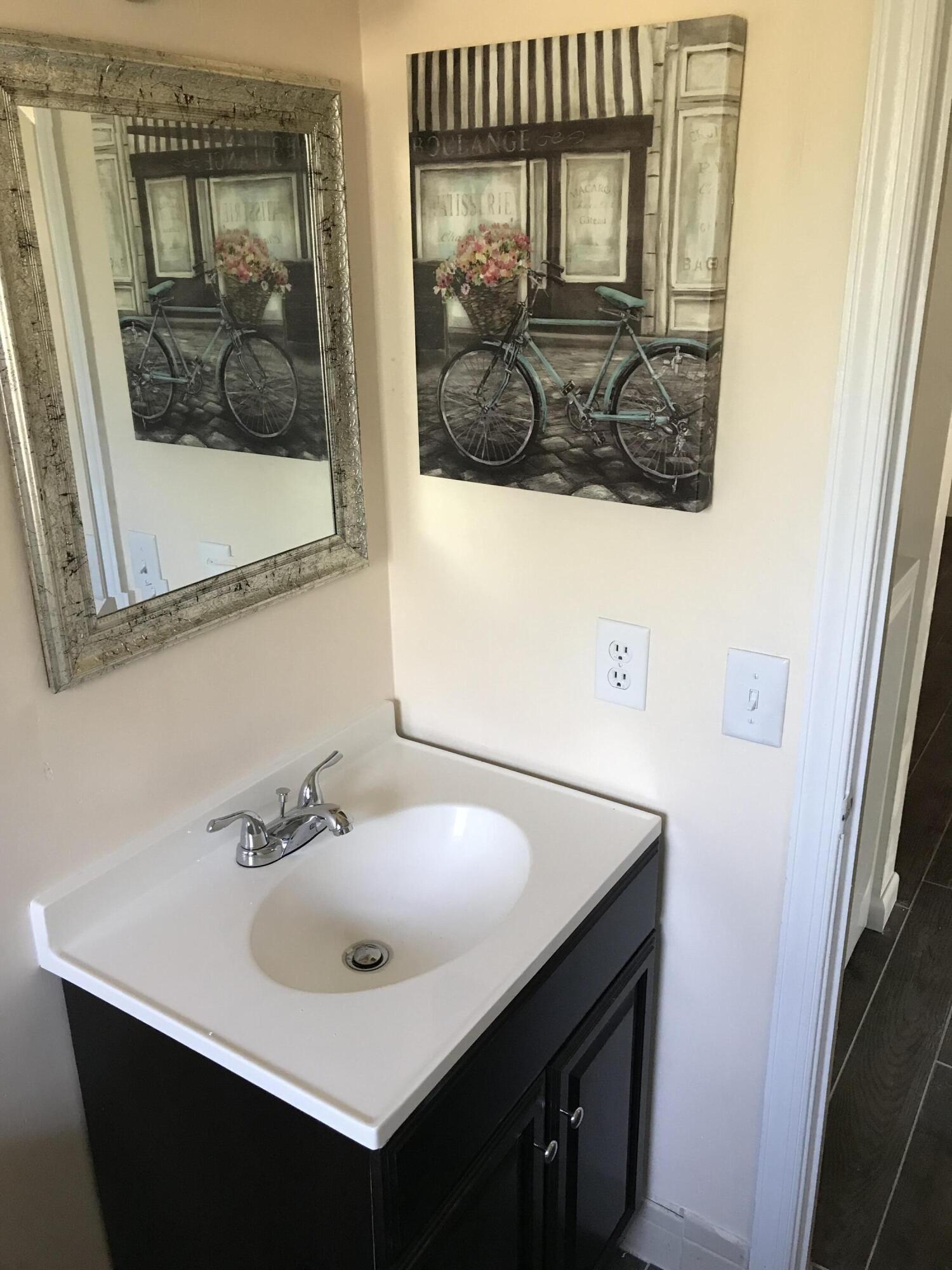 GRENADIER LAKES AT WELLEBY CONDO - Residential