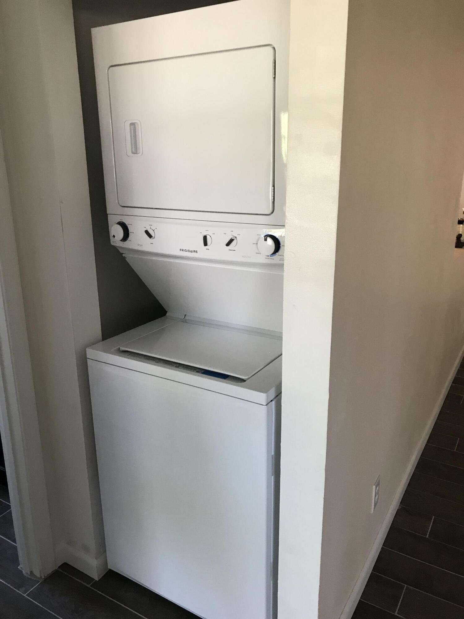 GRENADIER LAKES AT WELLEBY CONDO - Residential