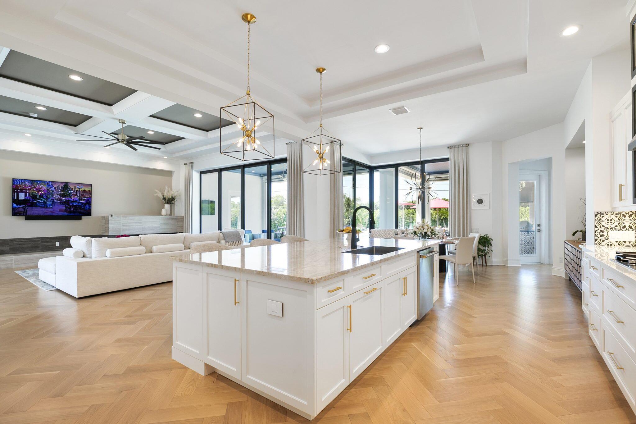 INDIAN HILLS - Residential