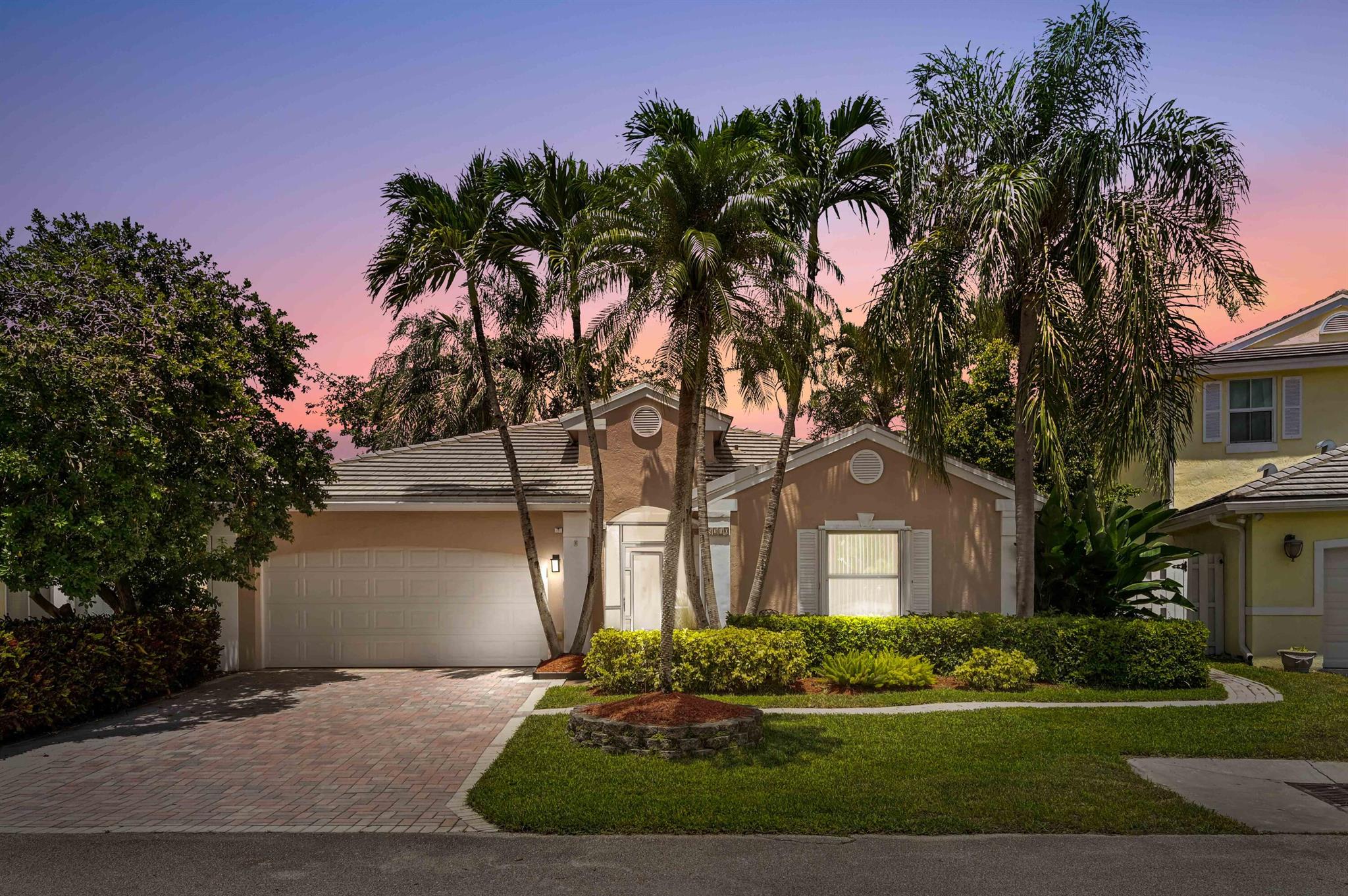 5210 NW 53rd Avenue, Coconut Creek, FL, 33073/$575,000 1 5210 NW 53rd Avenue