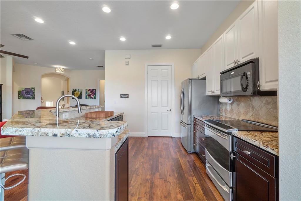 CYPRESS POINTE - Residential