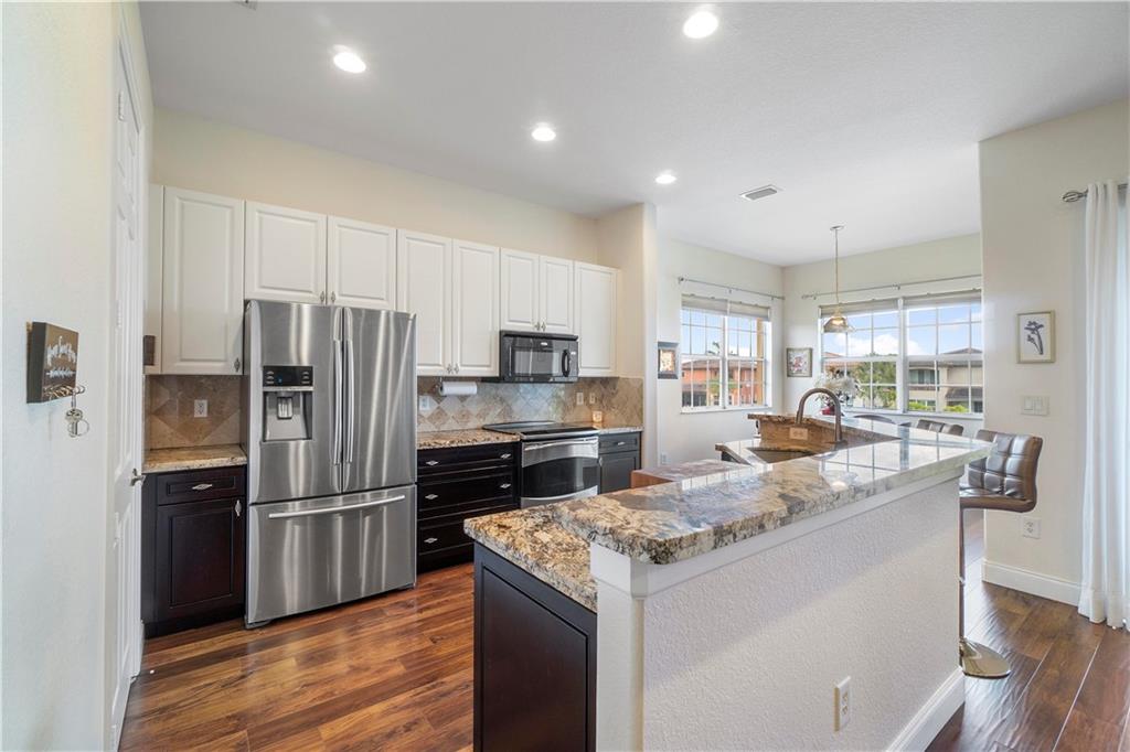 CYPRESS POINTE - Residential