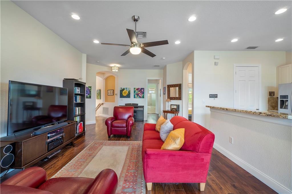 CYPRESS POINTE - Residential