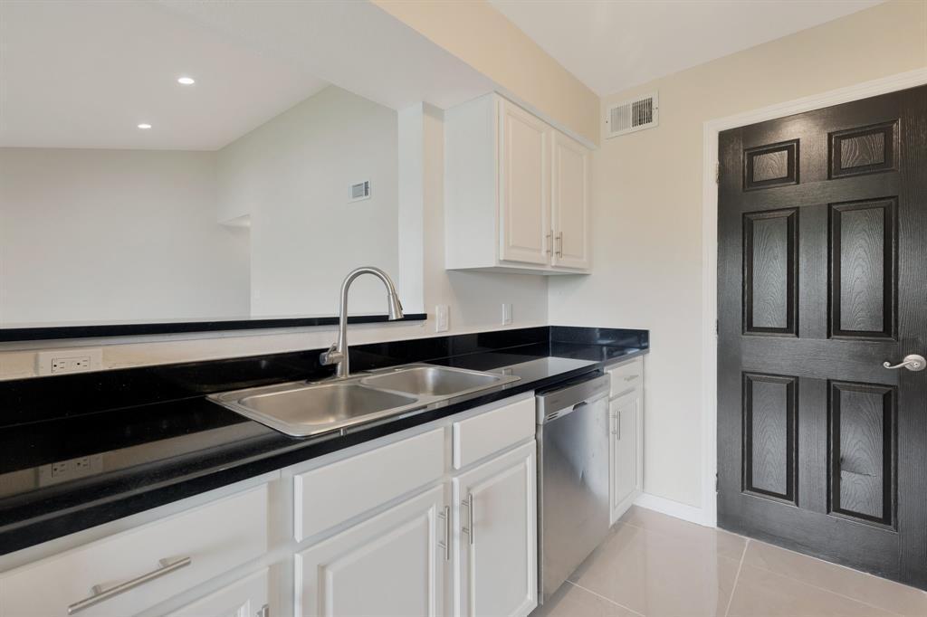 Sailboat Pointe - Residential Lease