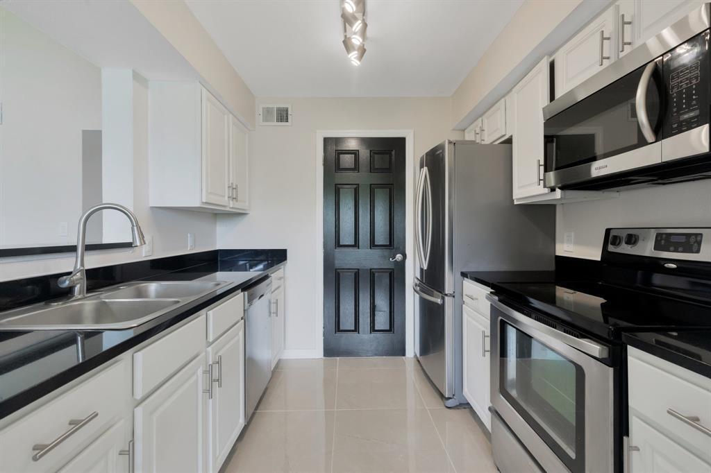 Sailboat Pointe - Residential Lease