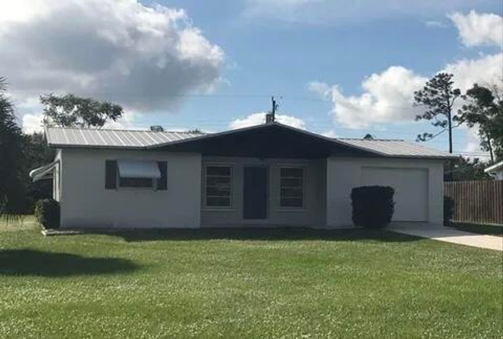 Photo of 2340 NW Sunset Boulevard, Jensen Beach, FL 34957 (MLS # R10992466)