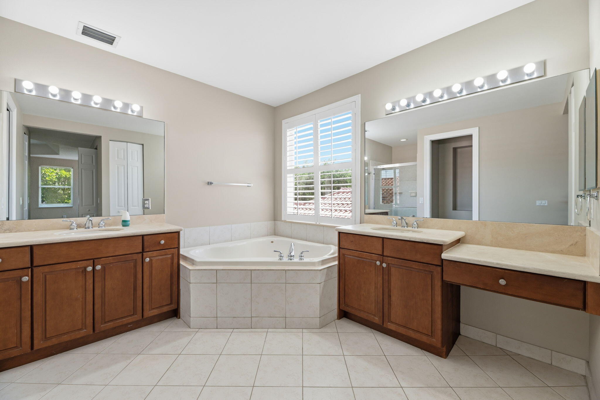 SATURNIA ISLES 1 - Residential