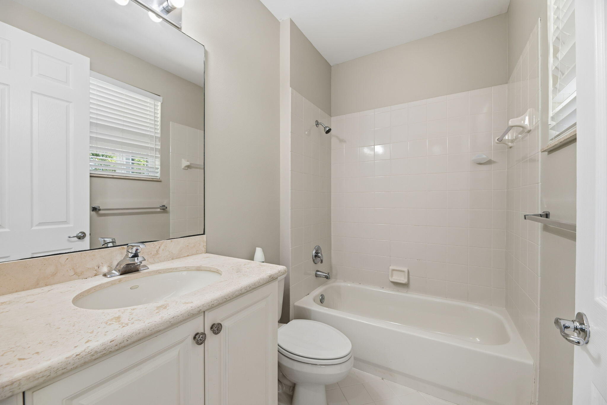 SATURNIA ISLES 1 - Residential