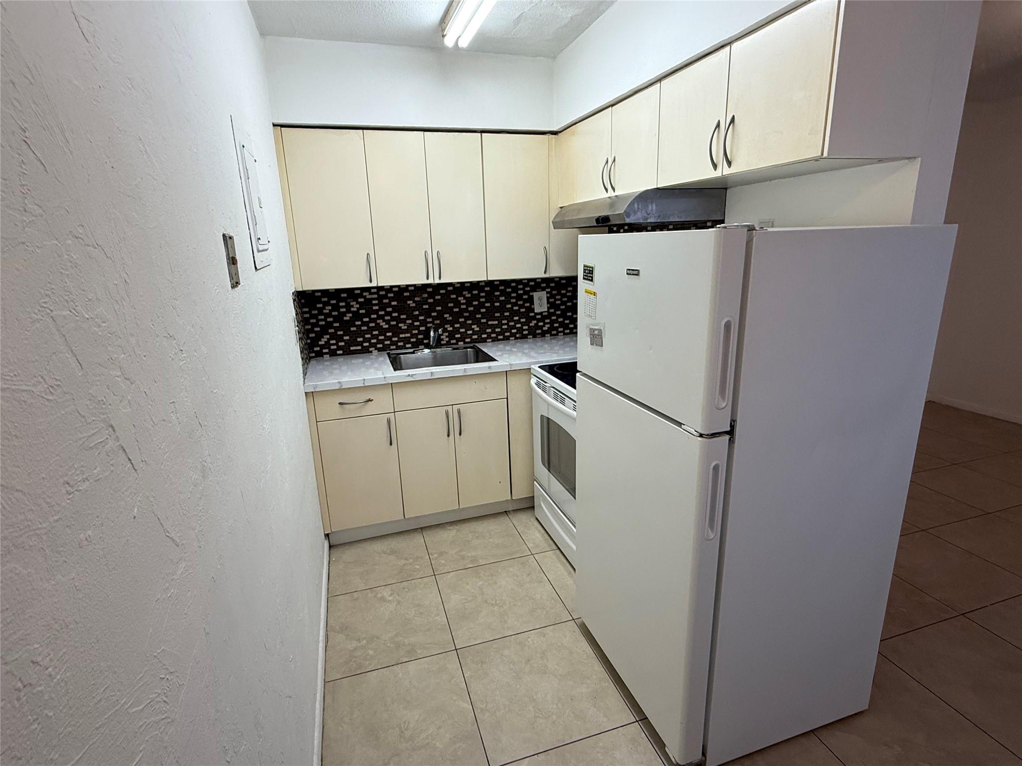 LAUDERDALE BY THE SEA - Residential Lease