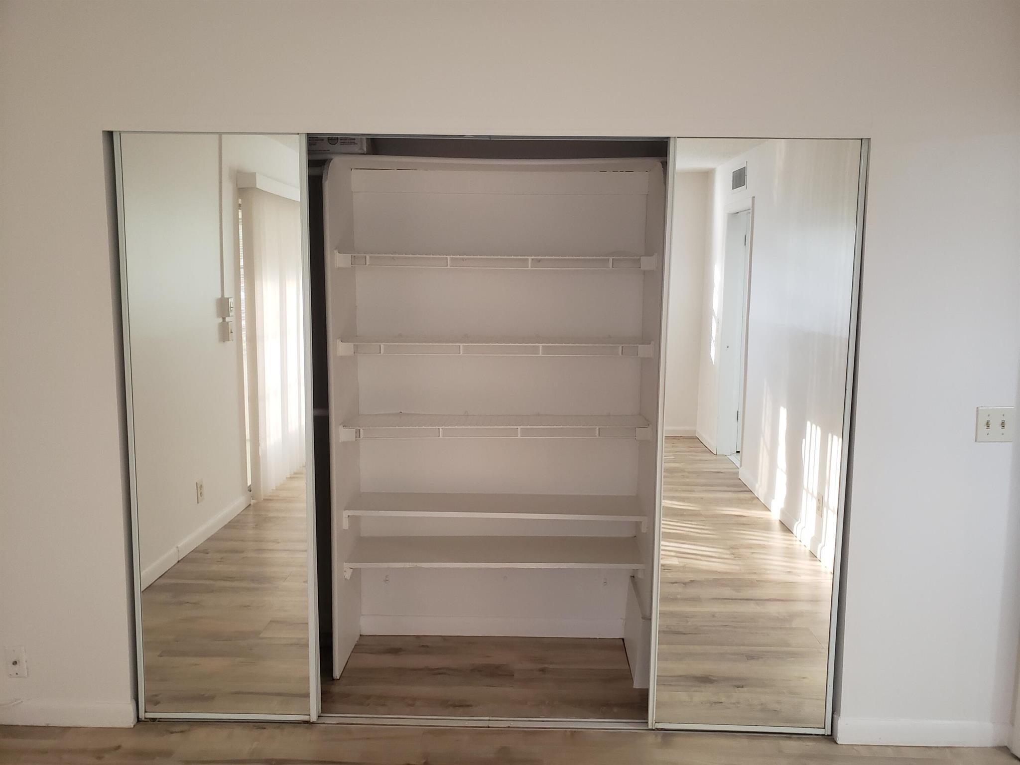 KINGS POINT BURGUNDY COND - Residential